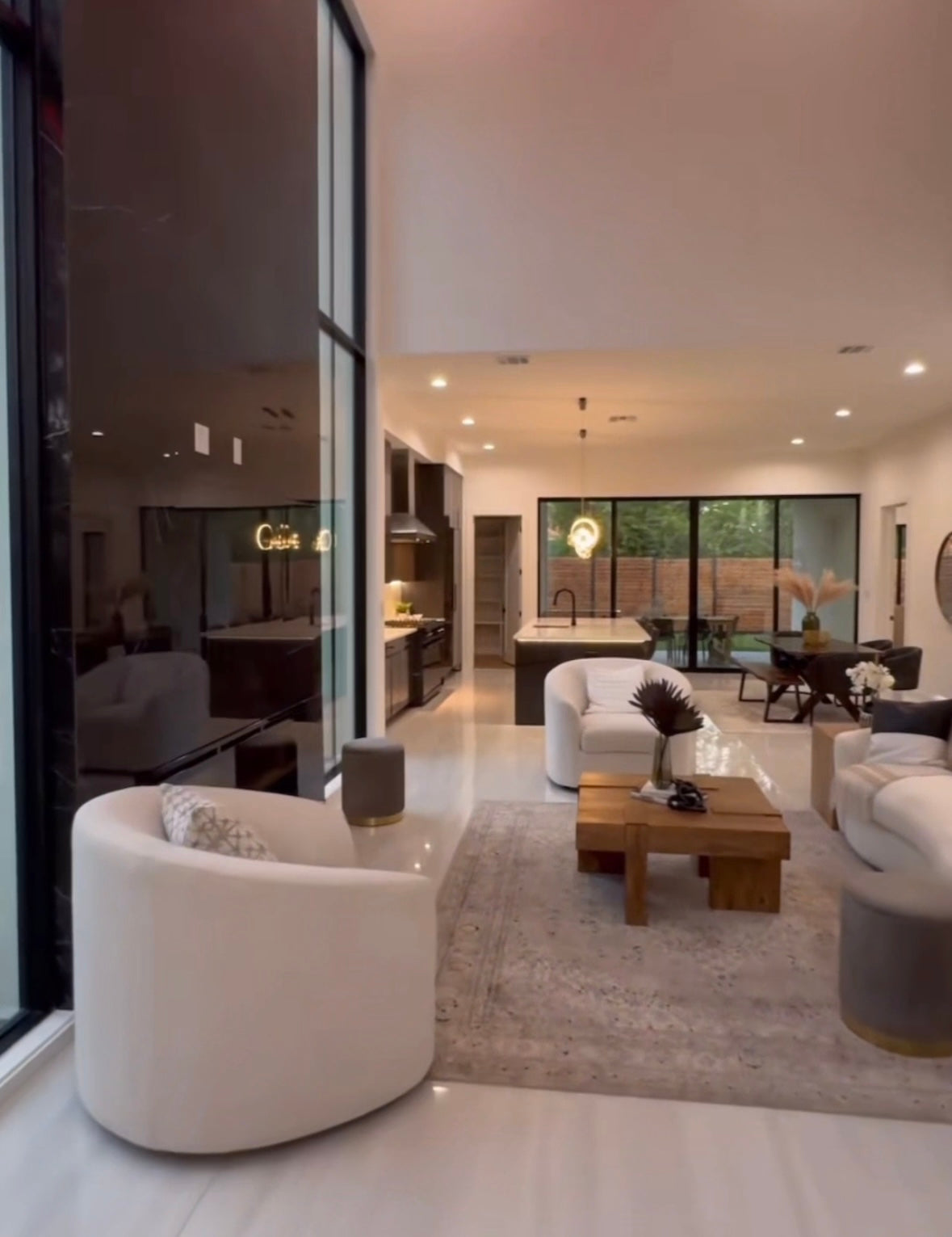 $700 Per Night Cypress TX Property