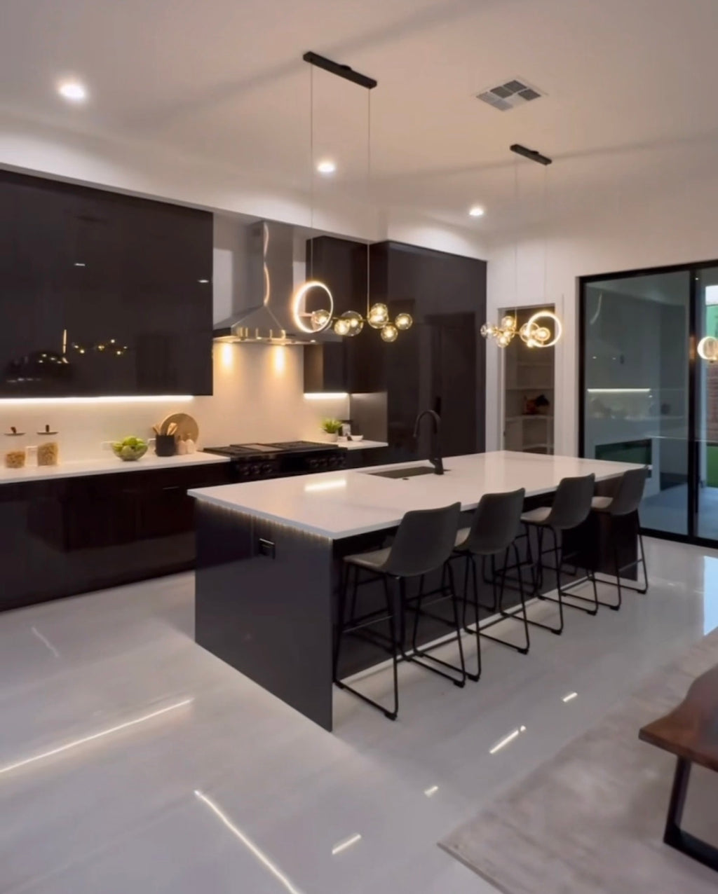 $700 Per Night Cypress TX Property