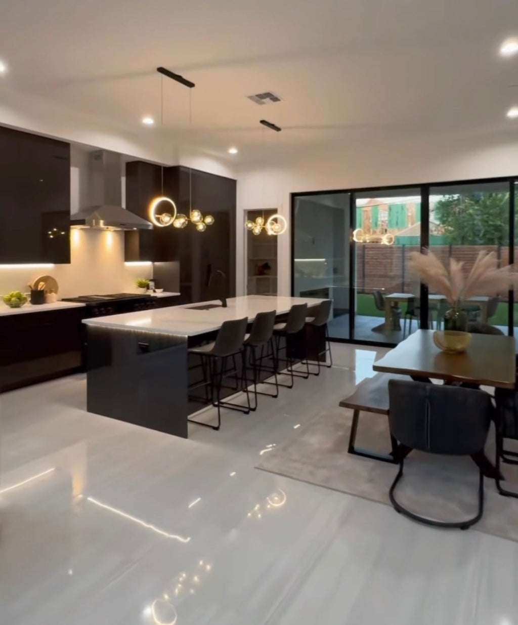 $700 Per Night Cypress TX Property